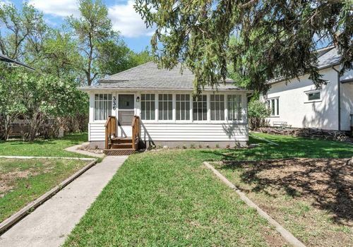 336 7 St Se, Medicine Hat, AB, T1A1J7 | Card Image
