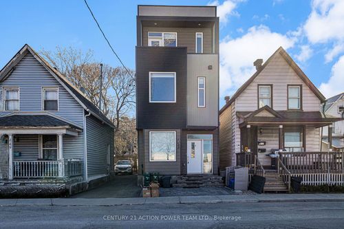 b-453 Booth St, Ottawa, ON, K1R7K9 | Card Image