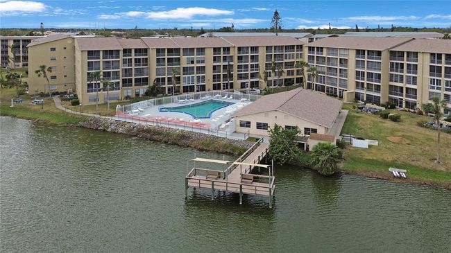 K302 - 3622 Lake Bayshore Dr, Condo with 2 bedrooms, 2 bathrooms and null parking in BRADENTON FL | Image 24