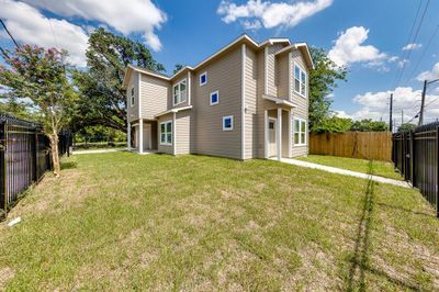 410 N Carolina Street, House other with 3 bedrooms, 2 bathrooms and null parking in Houston TX | Image 1