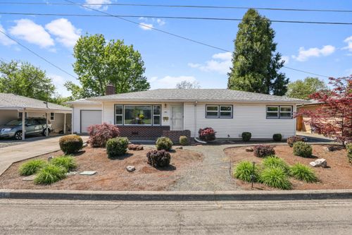 444 Ne 12th St, Grants Pass, OR, 97526-2204 | Card Image