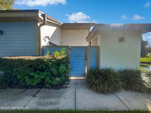 1604-1604 Challenger Ct W, Jacksonville, FL, 32233-4639 | Card Image