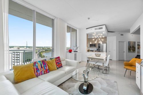 1418-300 S Australian Ave, West Palm Beach, FL, 33401-5083 | Card Image