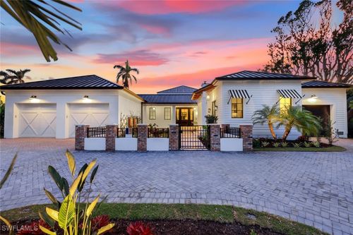 424 Spinnaker Dr, NAPLES, FL, 34102-5047 | Card Image
