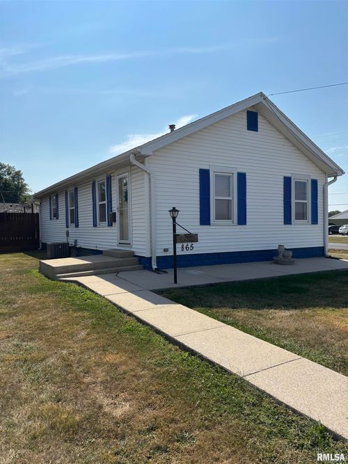 865 W Superior Ave, Jacksonville, IL, 62650-3147 | Card Image