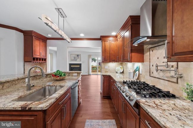 8924 Cross Chase Cir, House other with 4 bedrooms, 5 bathrooms and null parking in LORTON VA | Image 28