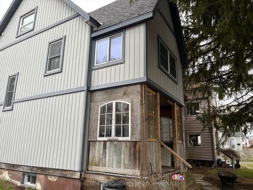 255 First St, Gananoque, ON, K7G2J3 | Card Image