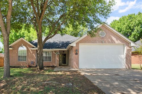 1221 Highcrest Dr, Burleson, TX, 76028-7469 | Card Image