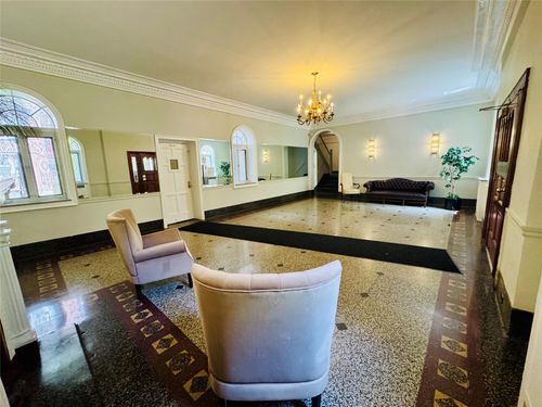 apt-d1-111 76th Rd, Forest Hills, NY, 11375-6442 | Card Image