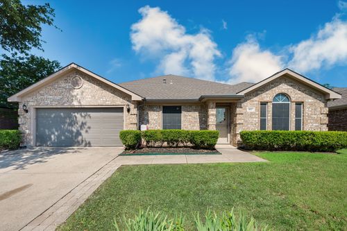 8117 Jolie Dr, Fort Worth, TX, 76137-6107 | Card Image