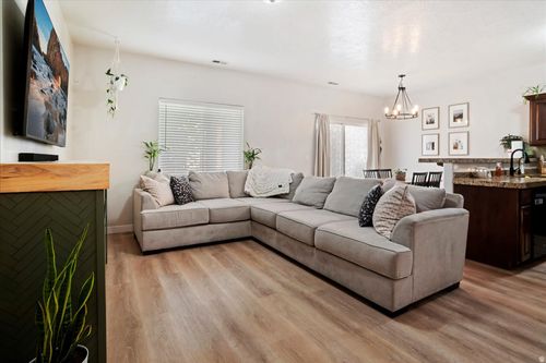 371 S 790 W, Pleasant Grove, UT, 84062-2238 | Card Image