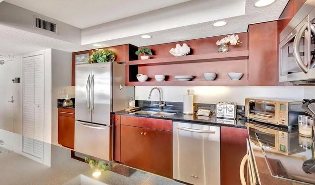 APT-1-905 - 4200 N Ocean Dr, Condo with 2 bedrooms, 2 bathrooms and null parking in Riviera Beach FL | Image 15