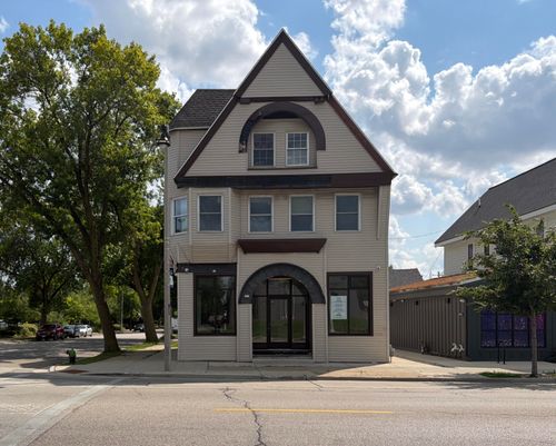 501 W North Ave, Milwaukee, WI, 53212-3148 | Card Image