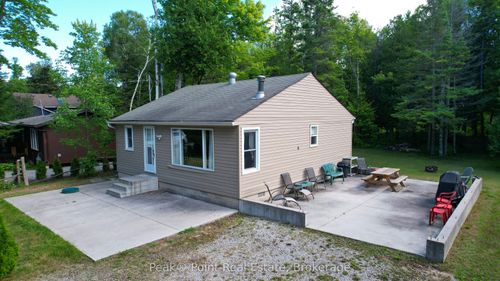 607 Third Ave N, Sauble Beach, ON, N0H2G0 | Card Image