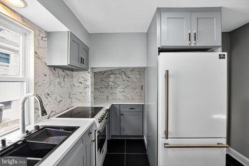 505 Crown St, WILLOW GROVE, PA, 19090-2613 | Card Image