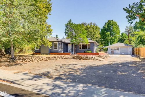 2137 E Jackson St, Medford, OR, 97504-6963 | Card Image
