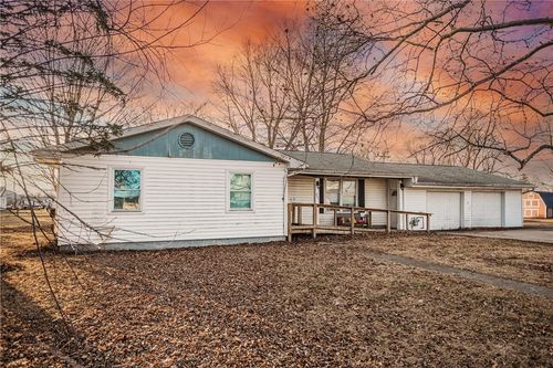 301 Adams St, Humboldt, IL, 61931-8061 | Card Image