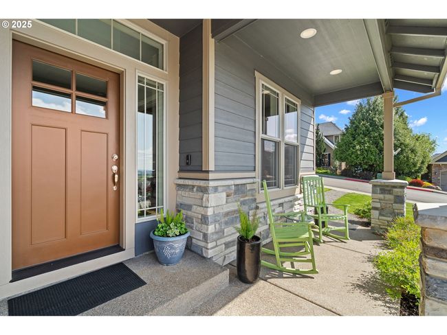 1010 Nw 1 St St, House other with 4 bedrooms, 3 bathrooms and 2 parking in Dundee OR | Image 7
