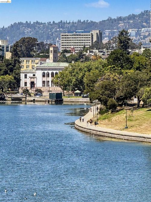 411-1 Lakeside Dr, Oakland, CA, 94612-4627 | Card Image
