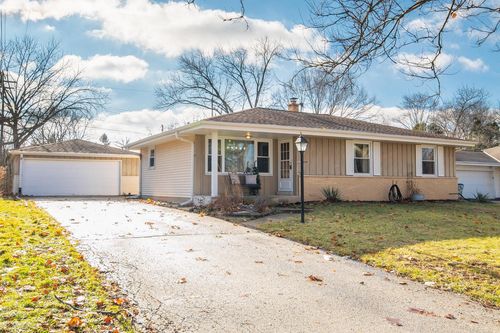 11915 W Rio Street, MILWAUKEE, WI, 53225 | Card Image