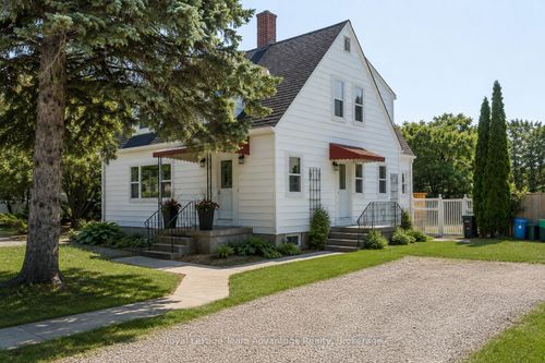 9 Houden St, Elmvale, ON, L0L1P0 | Card Image
