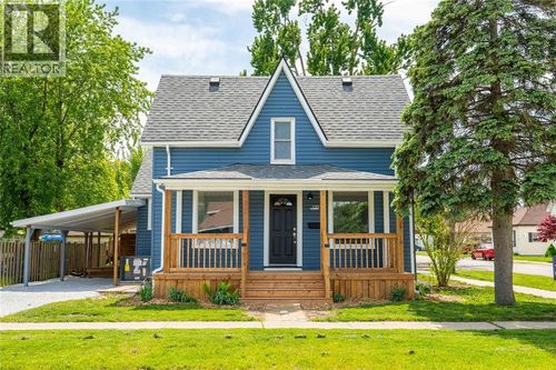 120 Selkirk Street, Wallaceburg, ON, N8A3X2 | Card Image