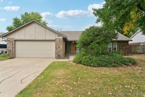 2904 Fort Worth St, Broken Arrow, OK, 74014-2352 | Card Image