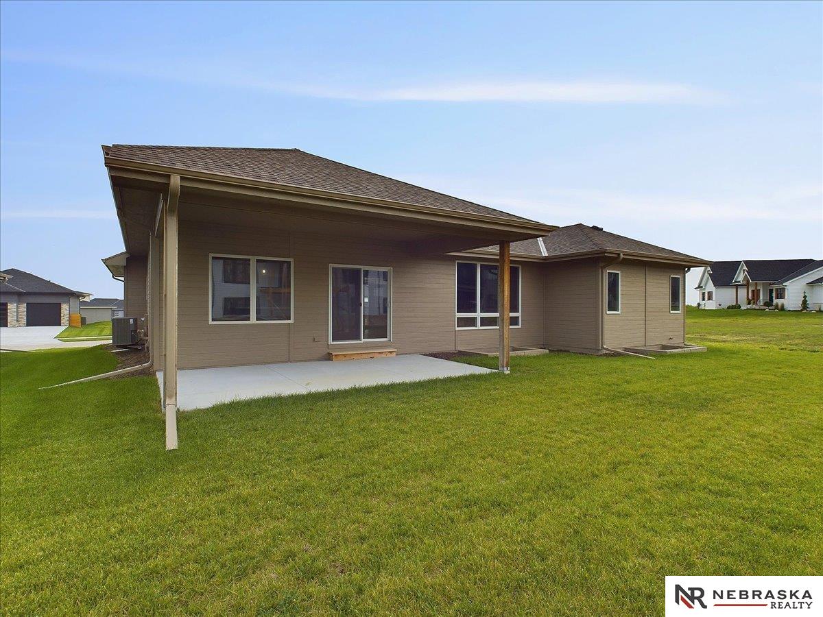 208th St, Elkhorn, NE 68022