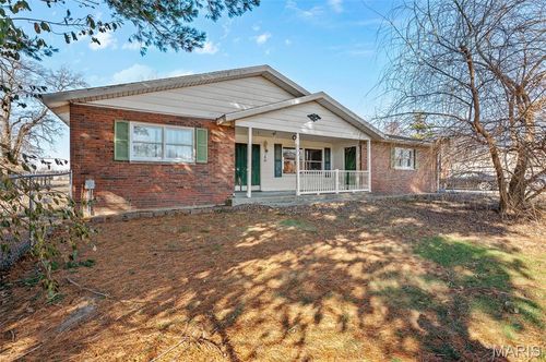 607 S Main St, Sorento, IL, 62086-3018 | Card Image