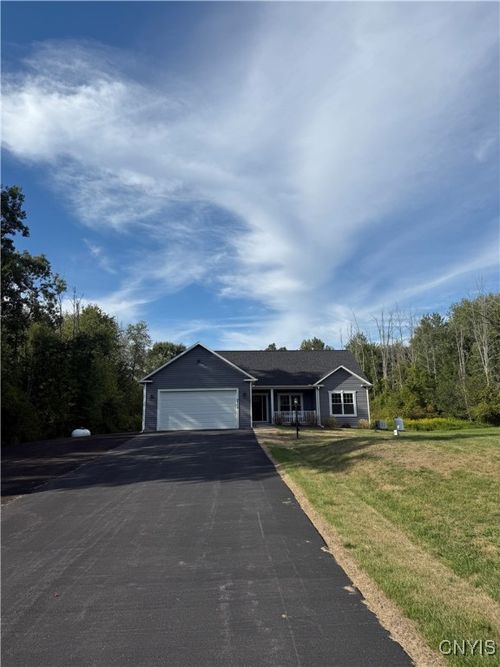 4709 Becker Rd, Brewerton, NY, 13029-9752 | Card Image