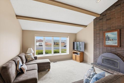 1310 E 56th Ave, Spokane, WA, 99223-6318 | Card Image