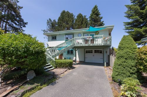215 Amber Ln, Sequim, WA, 98382-8017 | Card Image