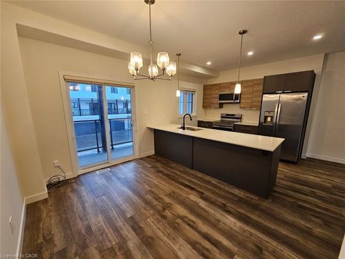 8-1781 Henrica Ave, London, ON, N6G0Y2 | Card Image