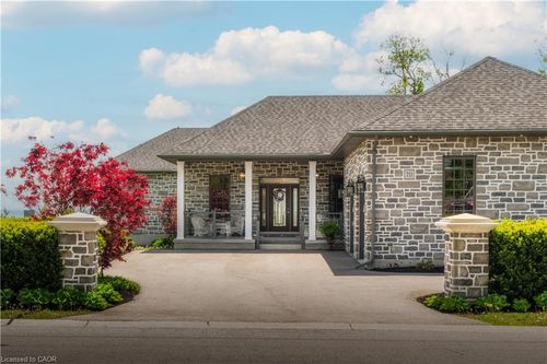 70 Brown St, Port Dover, ON, N0A1N7 | Card Image