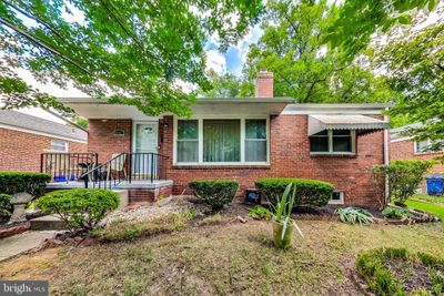 8605 Barron Street, House other with 3 bedrooms, 2 bathrooms and null parking in TAKOMA PARK MD | Image 2