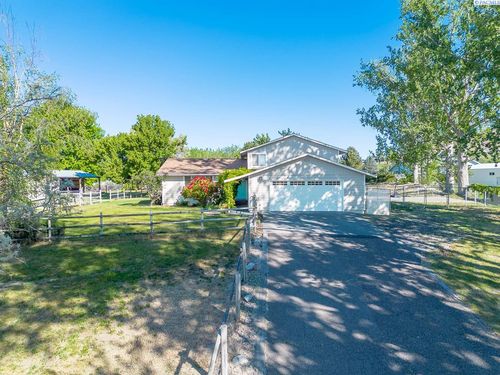 101204 E Clover Rd, Kennewick, WA, 99338-8889 | Card Image