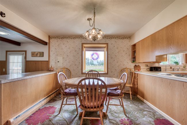 Breakfast nook off kitchen | Image 28