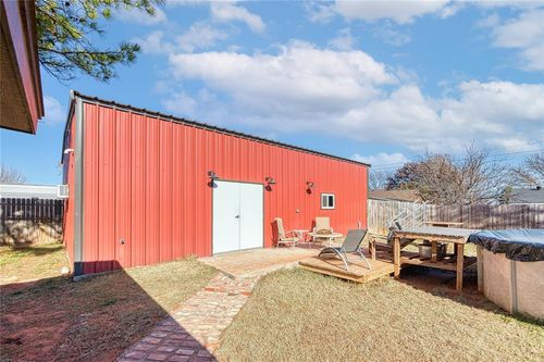 622 S 6th St, Canute, OK, 73626-8009 | Card Image