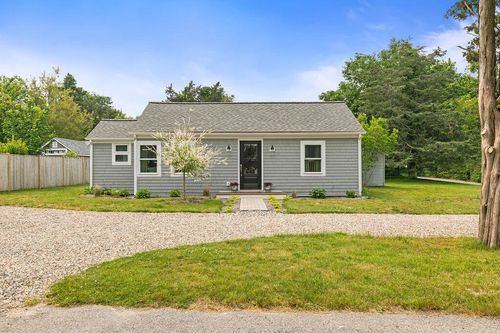 8 River Rd, Pocasset, MA, 02559-1758 | Card Image