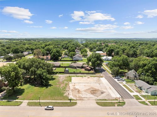 602 E Main St, Davis, OK, 73030-1912 | Card Image