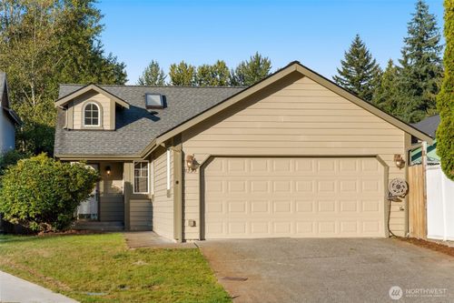 8229 1st St Se, Lake Stevens, WA, 98258-3392 | Card Image
