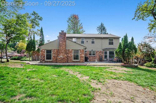 1609 Kilburn Rd N, Rochester Hills, MI, 48306-3028 | Card Image