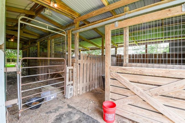 1083 County Road 147, House other with 3 bedrooms, 2 bathrooms and 2 parking in Alvin TX | Image 25