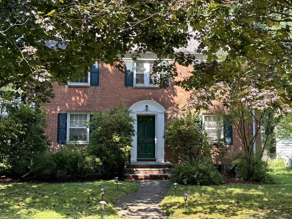 Foxcroft Rd, West Hartford, CT 06119