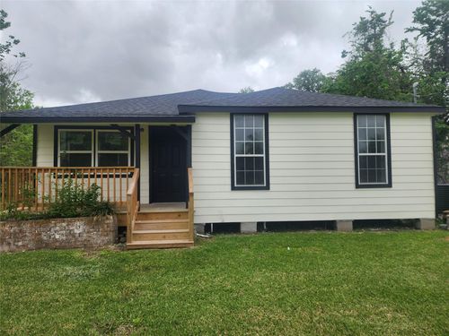 839 Yaupon St, Clute, TX, 77531-3810 | Card Image
