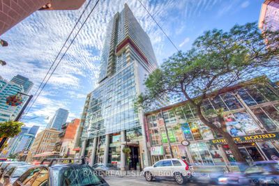 2207 - 375 King St W, Condo with 2 bedrooms, 2 bathrooms and 1 parking in Toronto ON | Image 1