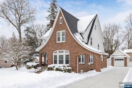 33 Homewood Ave, Allendale, NJ, 07401-2215 | Card Image