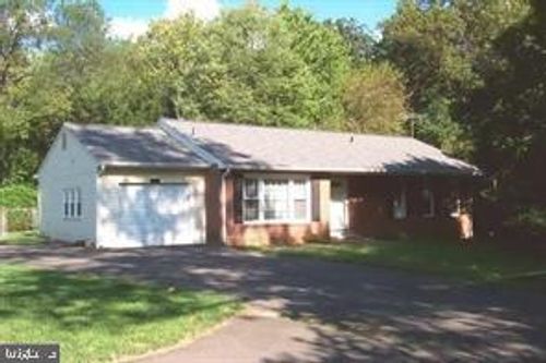 3031 Sleepy Hollow Rd, FALLS CHURCH, VA, 22042-3124 | Card Image