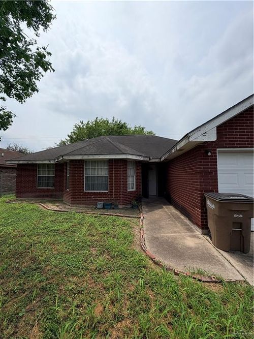 305 Reid Dr, Donna, TX, 78537-2640 | Card Image