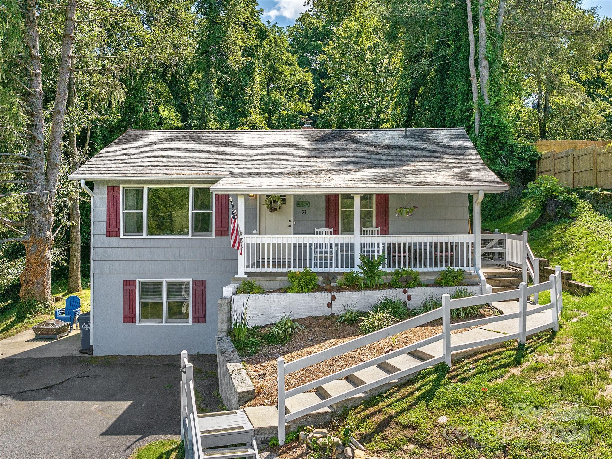 West St, Waynesville, NC 28786